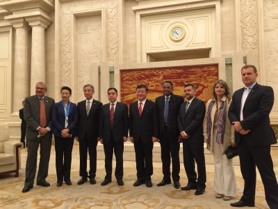 Deputados visitam a Assembleia Popular Nacional da China