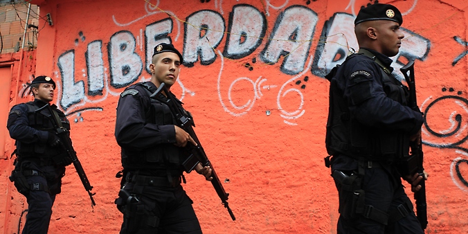 Segurança - policiais - Polícia Militar patrulhamento violência repressão policial