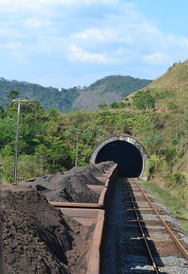 Ferrovia por onde o ferro é transportado