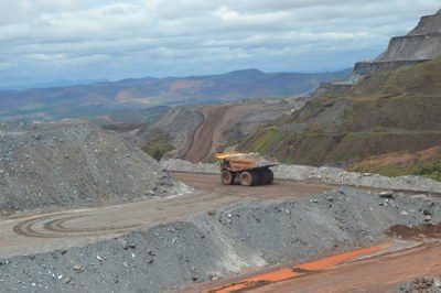 Projeções indicam que em, no máximo, 50 anos as reservas de ferro encontradas em Itabira (MG) estarão esgotadas.