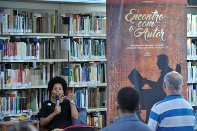 Cristiane Sobral no Encontro com o Autor