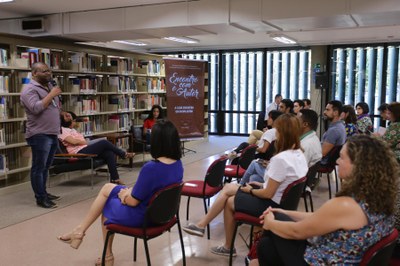 Encontro com o Autor com Meimei Bastos