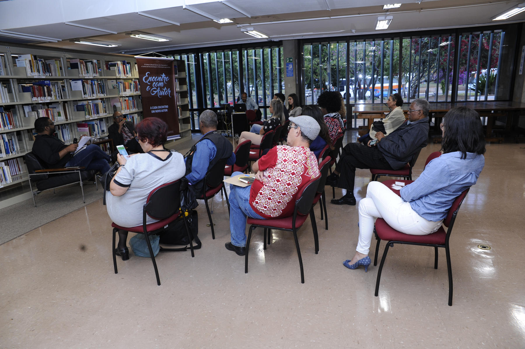 Público no Encontro com o Autor.