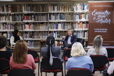 Público no Encontro com o Autor com André Giusti.