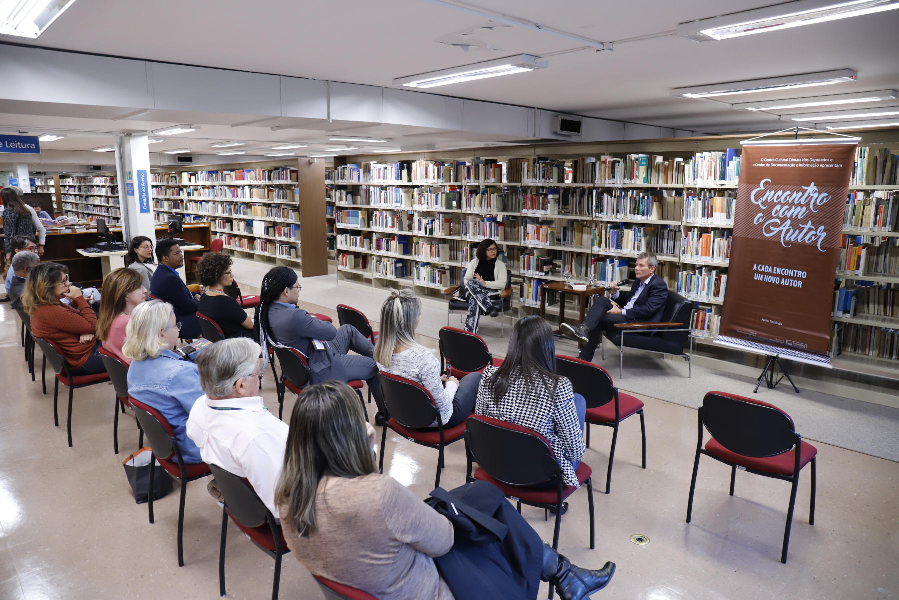 Público no Encontro com o Autor com André Giusti