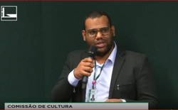 Coordenação de Biblioteca apresenta seus produtos e serviços na Comissão de Cultura