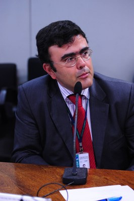 Adriano Nóbrega - Consultor Legislativo