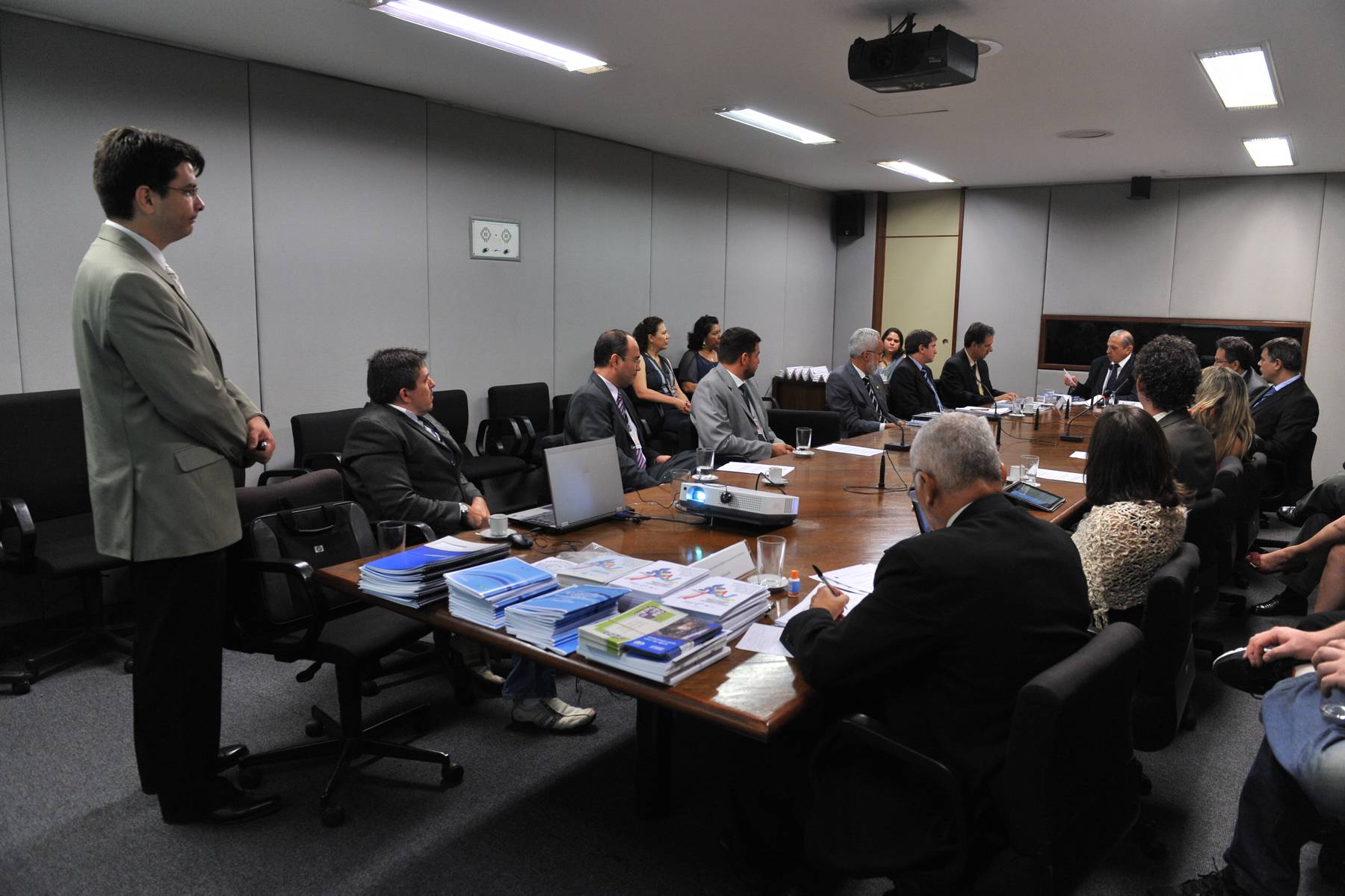 Membros do Caeat discutem a cobrança pelo uso da água