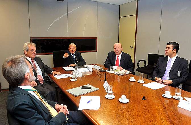 Dep. Inocêncio Oliveira e membros