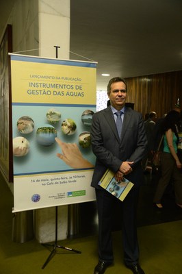 Relator do livro Instrumentos de Gestão das Águas - Deputado Félix Mendonça Júnior