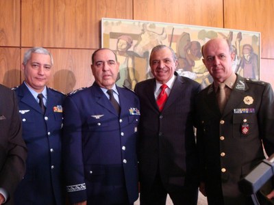 Dep. Inocêncio Oliveira e autoridades militares