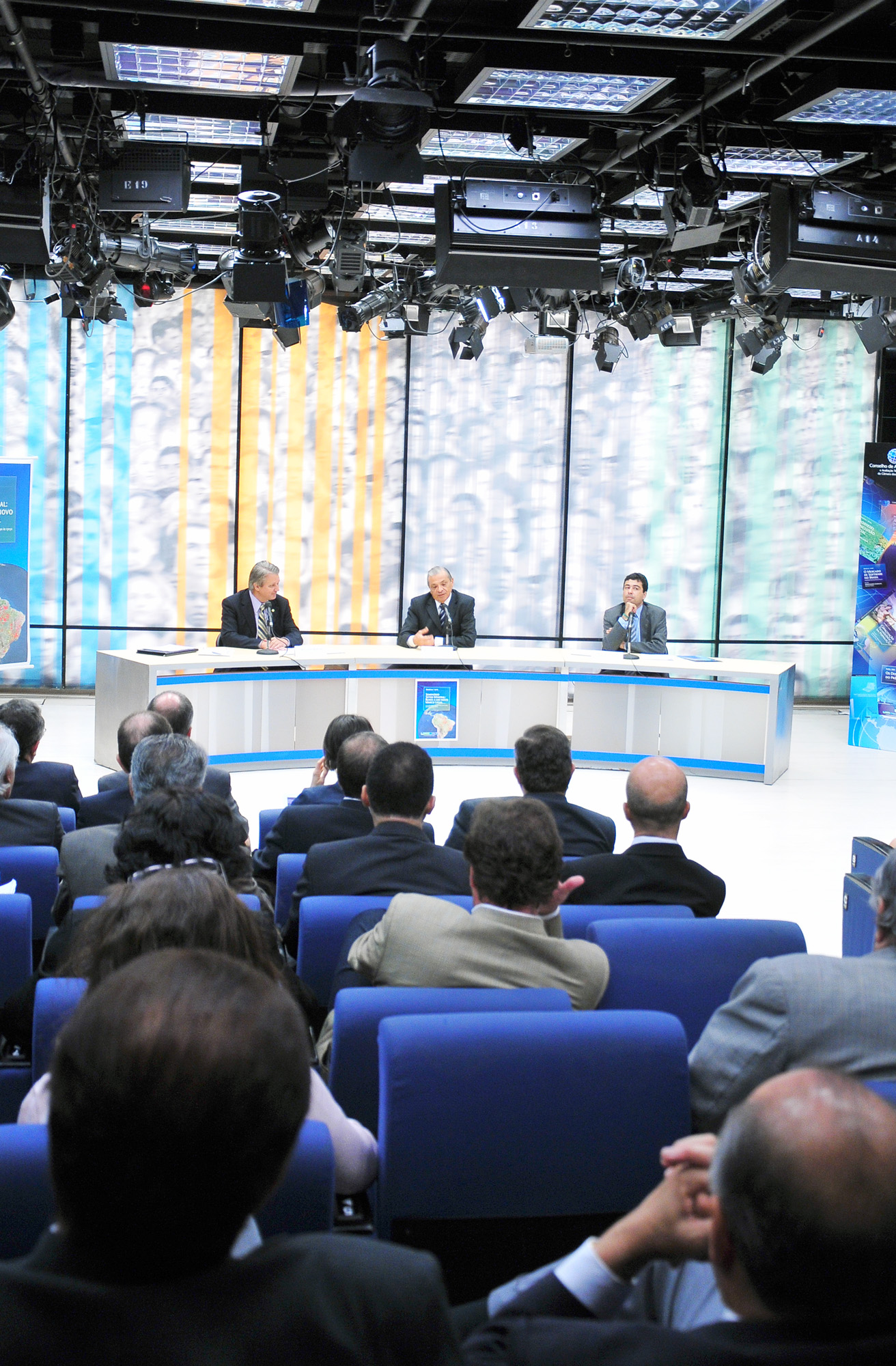 Mesa de abertura do seminário