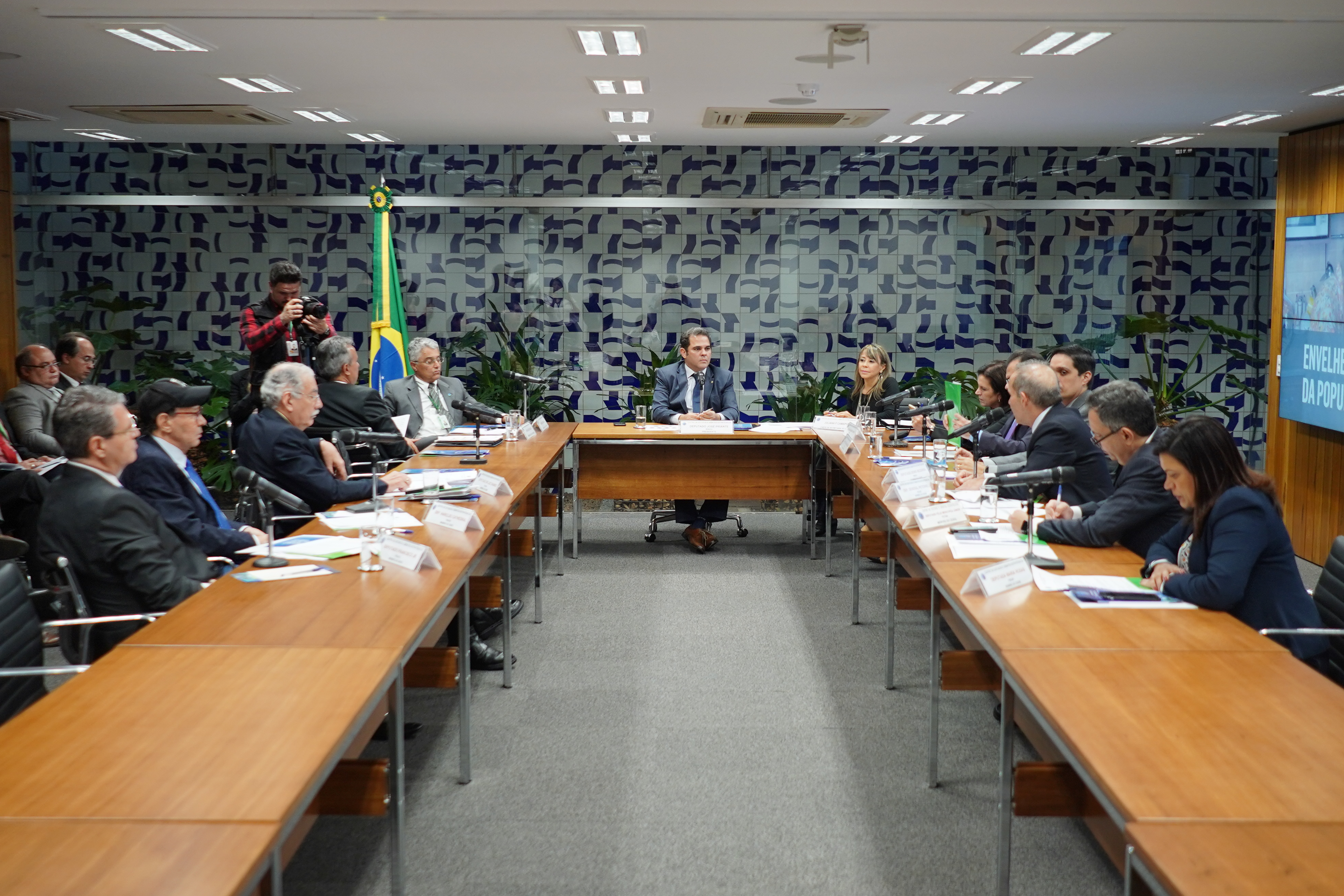 Cedes define novos estudos estratégicos para o Brasil