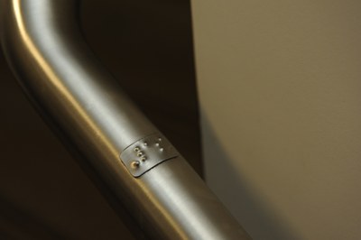 Foto 14 - Corrimão com sinalização em braille