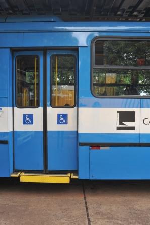 Foto 2 - Ônibus acessível da Câmara dos Deputados