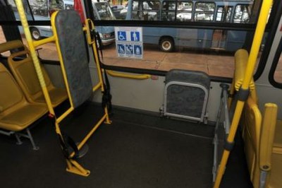 Foto 6 - Ônibus acessível da Câmara dos Deputados