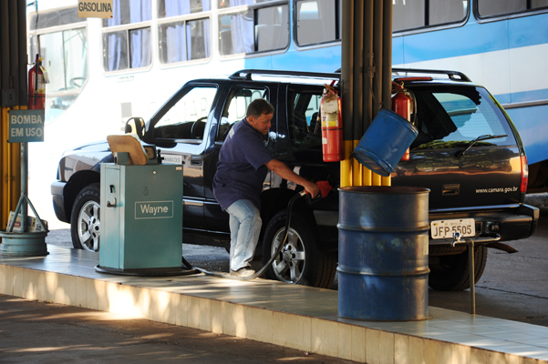 Câmara fecha seu posto de combustíveis