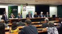 Deputados prestigiam evento do EcoCâmara no Dia Mundial da Água