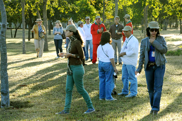 Caminhada leva servidores ao Parque Bosque dos Constituintes