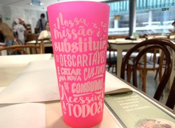 Câmara dos Deputados adere copos reutilizáveis nos restaurantes e lanchonetes da Casa