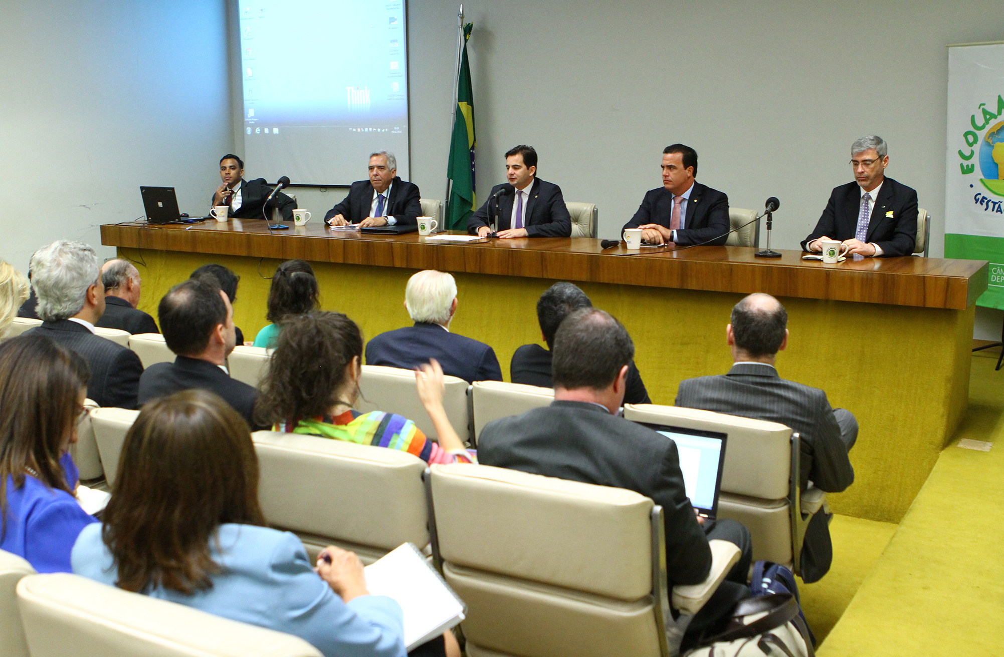 Seminário na Câmara discute geração distribuída, energias renováveis, eficiência energética e portabilidade na conta de luz