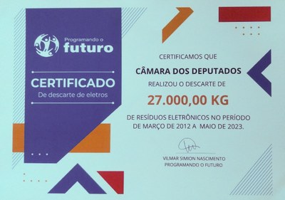 27 toneladas - Resíduos eletroeletrônicos