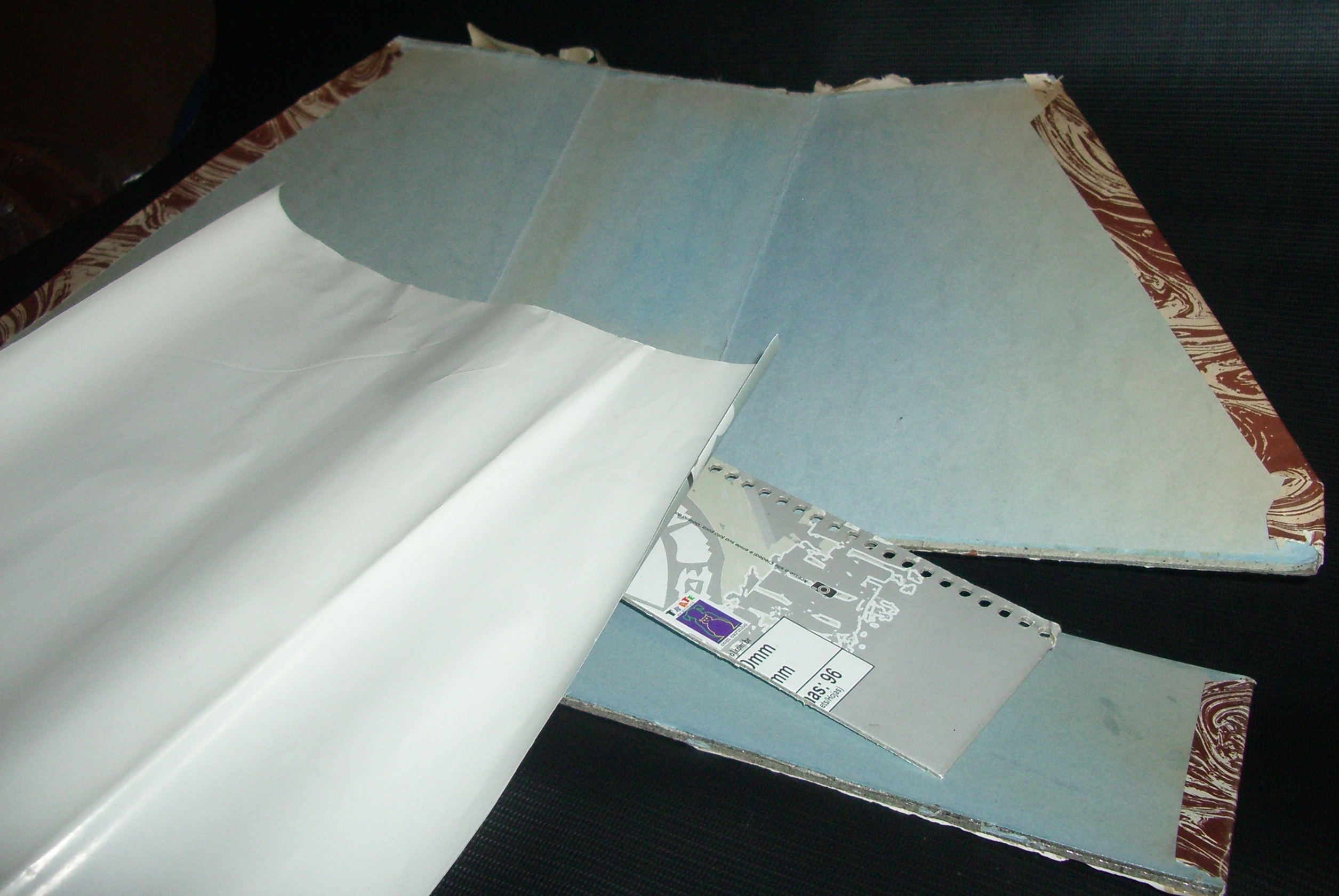 caixa diagonal aberta