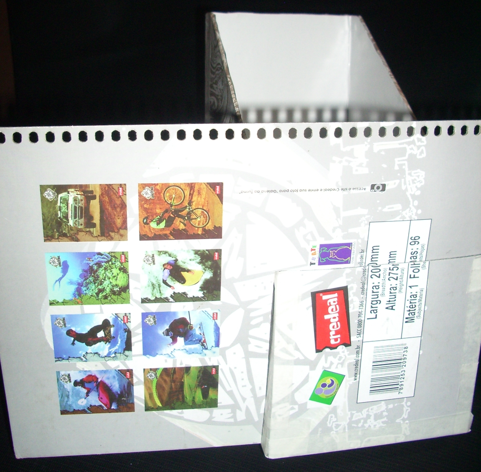 capa de caderno na caixa diagonal