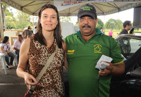 Janice de Oliveira, coordenadora-geral do EcoCâmara e Valdivino Silva, presidente do Sindglav-DF