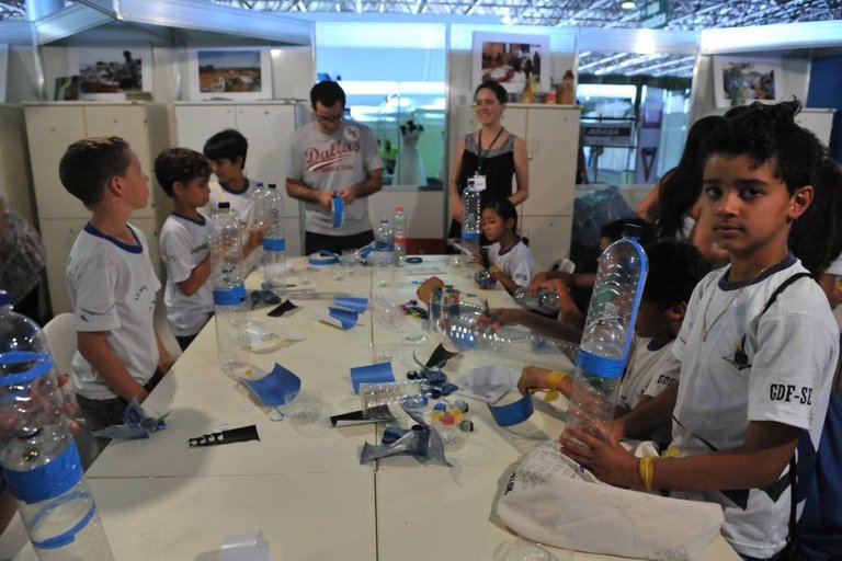 "Brincando com PET" - Oficina de Reciclagem promovida pelo EcoCâmara