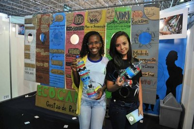 "Brincando com PET" - Oficina de Reciclagem promovida pelo EcoCâmara