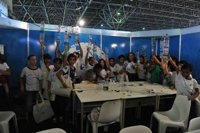 "Brincando com PET" - Oficina de Reciclagem promovida pelo EcoCâmara