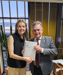 Secretaria da Inovação Legislativa entrega estudo técnico sobre regulação internacional de Inteligência Artificial