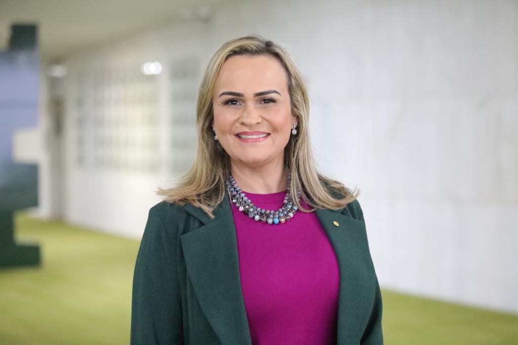 DANIELA DO WAGUINHO (Licenciada)