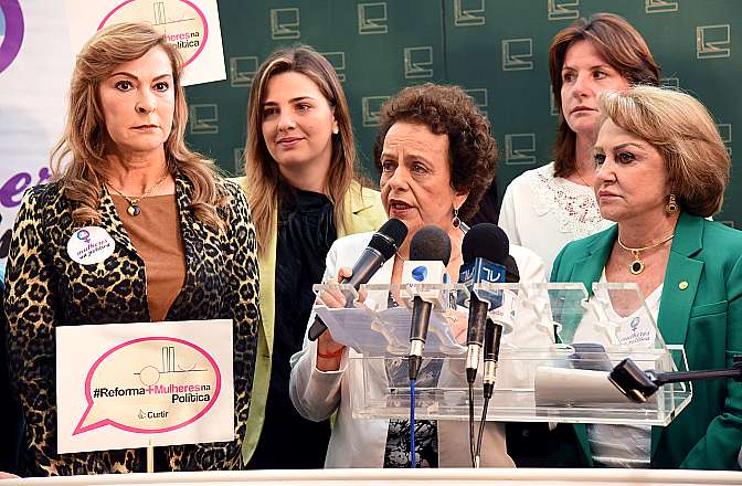 Coletiva de imprensa sobre Reforma Política com a (C) ministra da Secretaria de Políticas para as Mulheres, Eleonora Menicucci e deputadas 