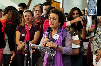 A ministra da Secretaria de Políticas para as Mulheres, Elenora Menicucci, participou de mobilização da bancada feminina na Câmara nesta terça-feira.