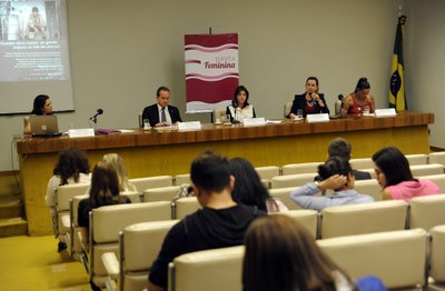 LBJR_Debate-sobre-exploracao-sexual-de-mulheres-em-grandes-eventos-esportivos_16092015001.jpg