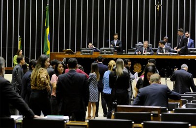 Câmara aprova projeto que agiliza adoção de medidas de proteção às mulheres