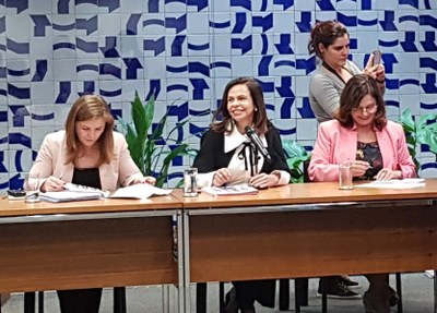 A participação das mulheres na Câmara dos Deputados cresceu nesta legislatura: passou de 55 deputadas para 77