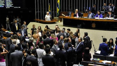 Câmara aprova projeto que prevê divórcio imediato para vítima de violência