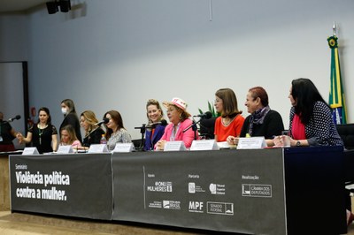 Mesa de abertura do seminário