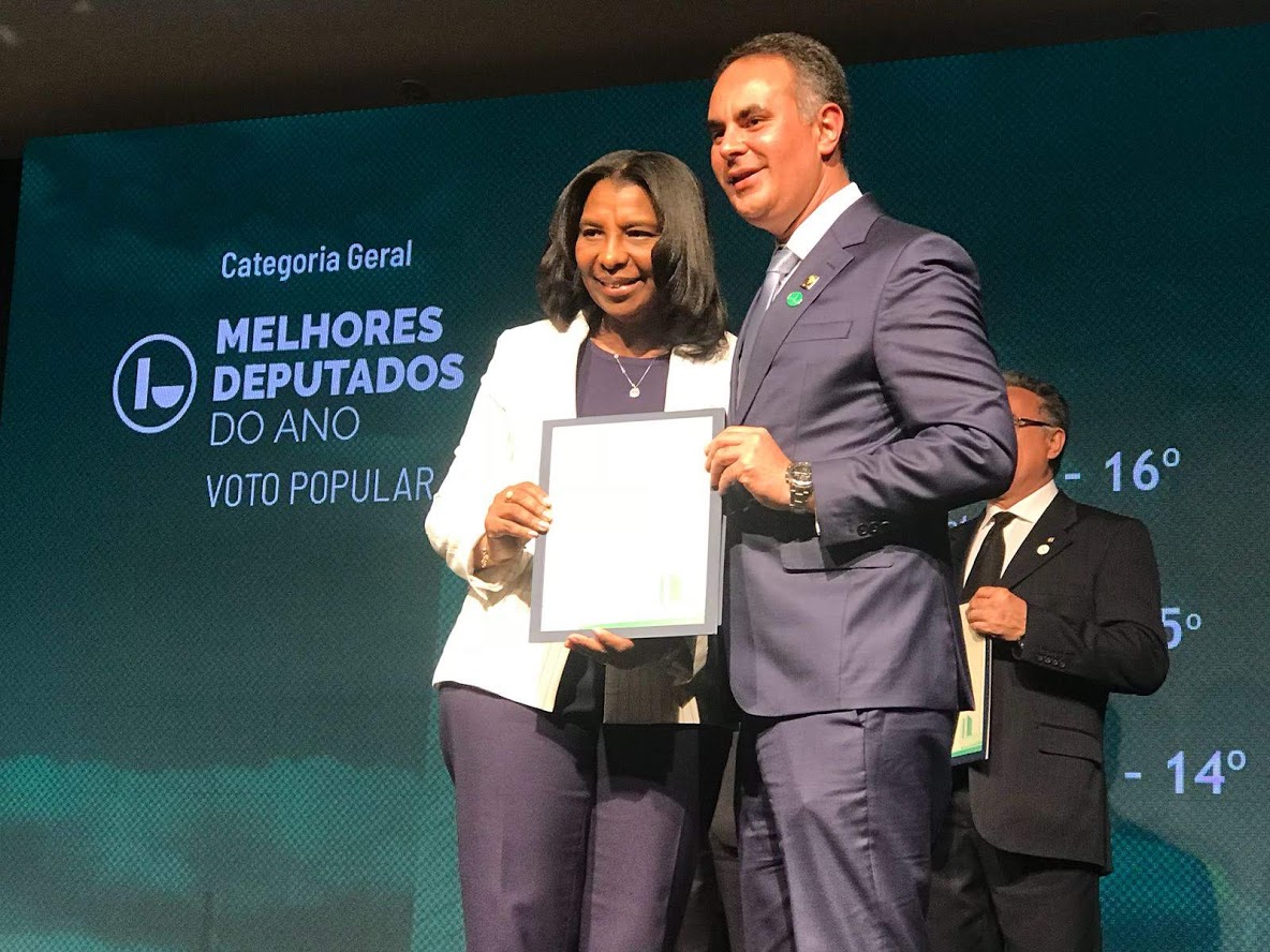 “Entre 513 deputados federais, fui eleita pela votação popular uma das melhores parlamentares do Brasil”, diz Rosangela Gomes