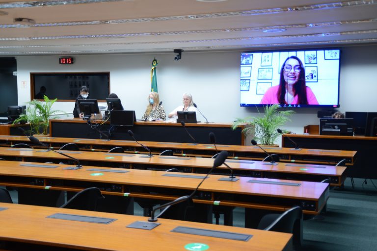 Informação é essencial para denunciar violência e orientar campanhas de candidatas