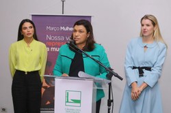 Atuação de mulheres no Congresso é tema de exposição na Câmara 