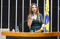 Câmara aprova projeto de combate à violência contra a mulher
