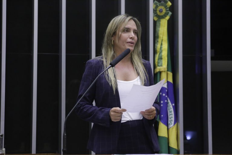 Câmara aprova projeto que inscreve Laudelina de Campos Melo no Livro de Heróis da Pátria 