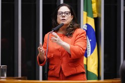 Câmara aprova projeto que prevê ações de prevenção do sofrimento psíquico entre jovens