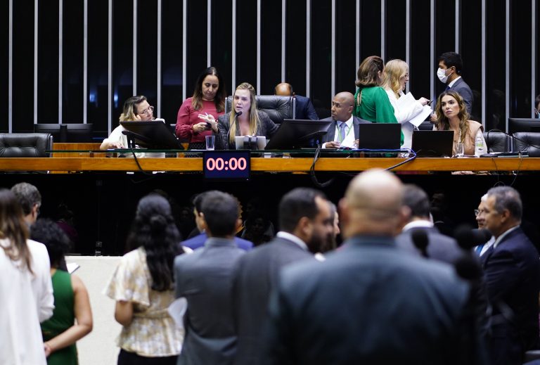 Câmara aprova urgência para projetos indicados pela bancada feminina