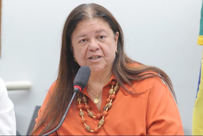 Comissão aprova criação de programa para prevenir estafa mental relacionada à maternidade 