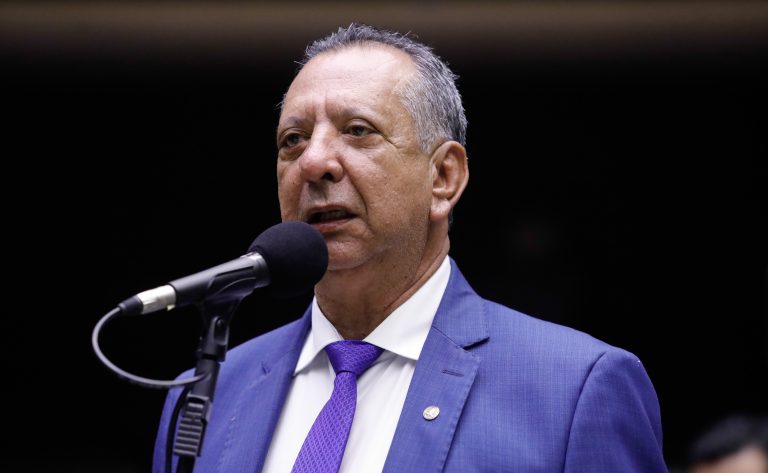 Comissão aprova mais agilidade para cirurgia plástica de mulher vítima de violência no SUS 